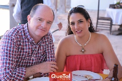 Luis Manuel Gil y Becky Alcalde.