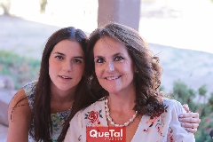 Andrea Lozano y su mamá Lety Hernández.