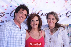 Con la cumpleañera.