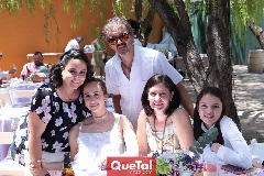  Miriam Flores, Ángeles Mahbub y familia Ocaranza.