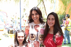 María José Mendoza, Karla Cabrera y Sofía Mendoza.