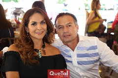 Roxana y Héctor Herrera .