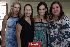  Claudia Quiroz, Michelle Zarur, Anilú Enríquez y Deyanira Cázares.