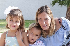  Fernanda Fonte de Benavente con sus hijos Martina, Franco y Bosco.