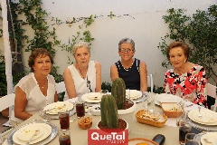  Concha Lupe Nava , Lilian, Araceli y Ana María Carpizo.