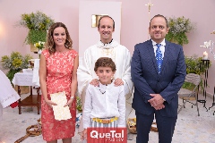  Romina Madrazo de Sarquis, Padre Pablo Roger, Marcelo y Saad Sarquis.