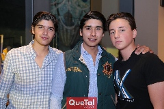 Santiago, Miguel y Ro.