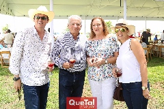  Con el anfitrión Carlos Quintanilla.
