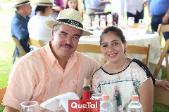  Armando Azuara y Jessica Hernández  .