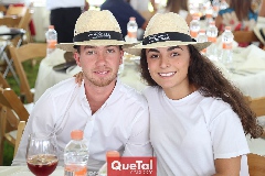  Alejandro Gómez y María Bravo .