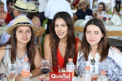  Alexa Álvarez, Natalia Leyva y María Ruan .