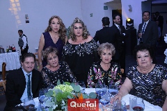  Claudia Hermosillo, Carla y Carlos Serna, Luz María y Josefina Hernández y Esperanza de Hernández.