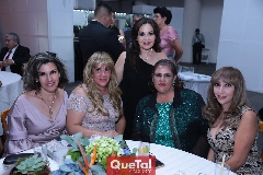  Ángeles Gutiérrez, Sofía Escobedo, Martha López, Mary Chuy Gutiérrez y Linda.