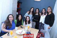  Jaqueline, María José, Claudia, Adriana, Silvia, Cristy y Gaby.