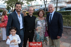  Carlos, Carlos de los Santos, Padre Pablo Roger, Guillermina  Anaya y Marcelo de los Santos Fraga.
