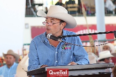  Carlos Del Valle .