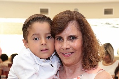  Ana Luisa con su nieto Conrado Stevens.