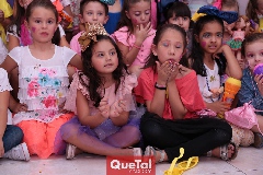  En la fiesta de María Isabel.