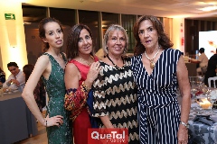  Anahí Torres, Lorena Valle, Ángeles Mézquida y Blanca María Valle.