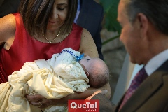 Lorena con su ahijado.