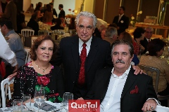  Yolanda González de Gómez, Octaviano Gómez y Gómez y Antonio Lorca.
