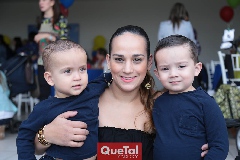  Alejandro, Mayra Konishi y Ricardo Monsivais.