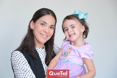  Gloria Batres y Paula Beltrán del Río.