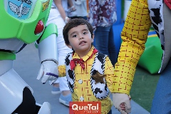  En su fiesta.