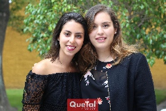  Regina Oliva y Mary Coco Errejon.