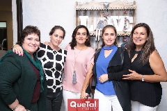  Rosy Miller, Ale Medina, Carmen Zapata, Carmelita Berrueta y Olga Lilia Contreras.
