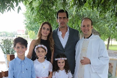  Familia Fernández-Navarro con el Padre Pablo Roger.