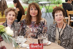  Laura Muñiz, Laura Rodríguez y Calena Muñiz.
