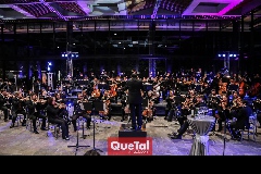  José Miramontes, Director de la Orquesta Sinfónica de San Luis.