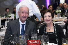  Héctor Hinojosa Villarreal y Clara Elena Muñiz de Hinojosa.