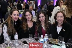  Lila Medina, Pupi Torrescano, Carolina Castillo y Alejandra de Torres.