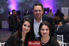  Francisco García, Adriana Rojas, Rosario González.