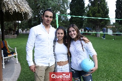  Juan Pablo Villalobos, Nuria D´argance y Andrea Salazar.