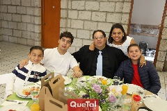  Arturo, Juan Pablo, Moisés, Maribel y Moy Payán.