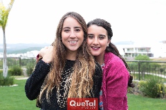  Diana Olvera y Claudette Villasana.