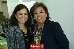  Gladys Castellanos y Carmelita Vázquez.