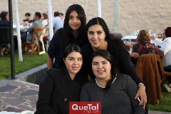   Valeria, Karla, Aleida y Brenda Gallo.