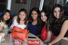  Daniela, Lety, Natalia, Emilia y Montse.
