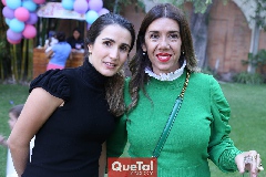  Lourdes Orozco y Mary Buendía.