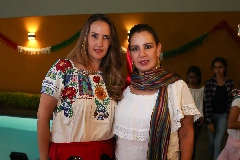  Ana Cristina Ortiz y Lourdes Chevaile.