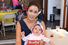  Pilar Martínez con su hija Pilar de los Santos.
