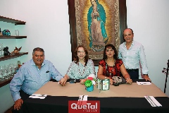  Elías Torres, Alejandra Barrera, Carmen Labarthe y Toño Gutiérrez.
