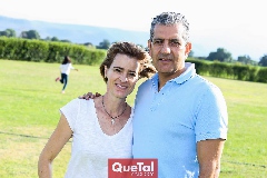  Marissa Valle de Madrigal y Tony Madrigal.