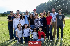  Familia Madrigal.
