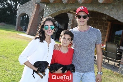  Montse, Joaquín y José Madrigal.