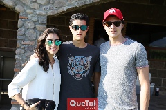  Montse, Pablo y José Madrigal Valle.
